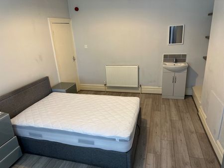 Room in a Shared House, Ashton Road, BS3 - Photo 2