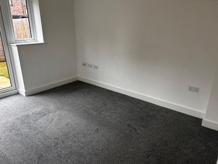 2 bedroom end of terrace house to rent - Photo 2