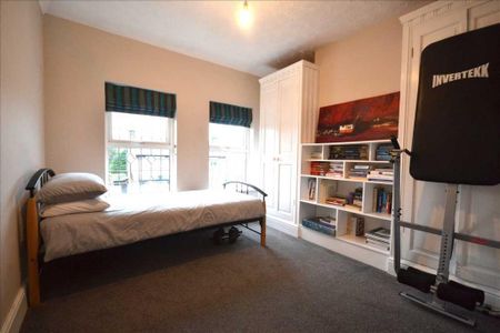 2 bedroom terraced house to rent - Photo 4