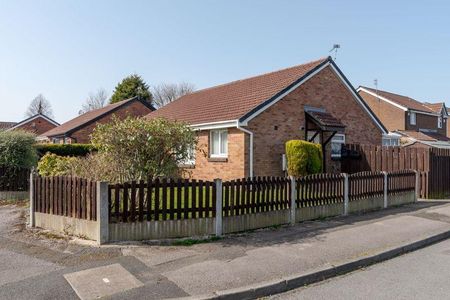 2 bedroom semi-detached bungalow to rent - Photo 3