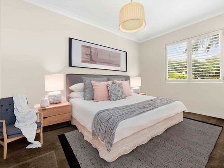 MODERN 2 BEDROOM APARTMENT IN PRIME LOCATION - Photo 2
