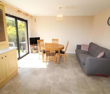 10 Blackthorn Road, Newtownabbey, BT37 0GH - Photo 5
