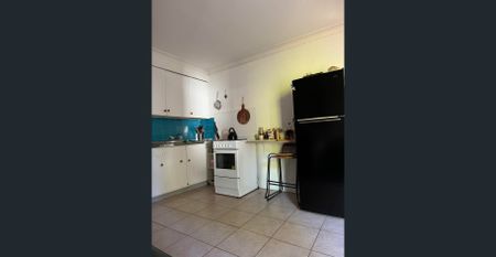 Charming 1-Bedroom Retreat in Prime Miami Location with Parking - Photo 4