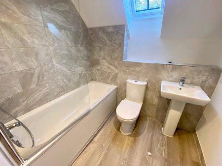 2 bedroom terraced house to rent - Photo 4