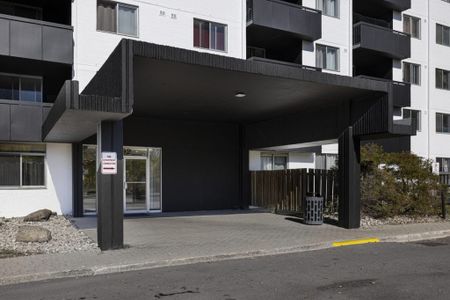 Emerald Towers - Photo 2