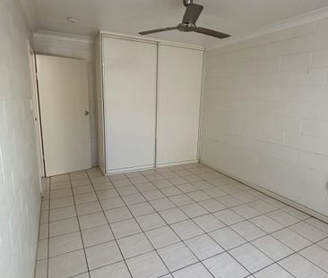 LOW MAINTENANCE 2 BEDROOM UNIT IN PRIME LOCATION - Photo 5