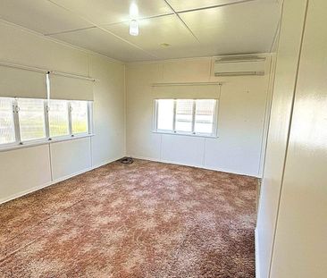 Charming Lowset Timber Home for Rent - new flooring throughout hous... - Photo 4