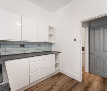 3 bedroom maisonette to rent Cottage Grove, Southsea, Hampshire, PO5 - Photo 3