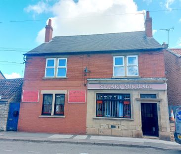 2 bedroom Flat to rent - Photo 2