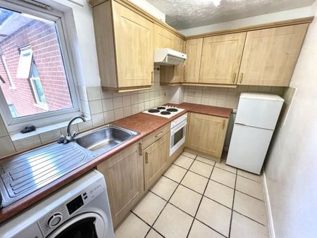 Two Bedroom Apartment To Let in Cauldwell Hall Road - Photo 2