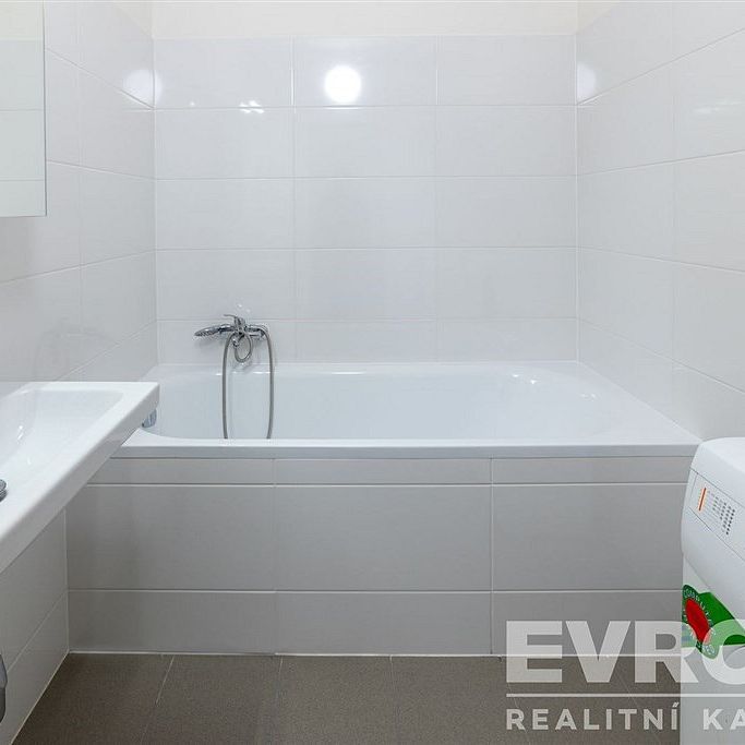 Pronájem bytu 3+1 74 m² - Photo 1