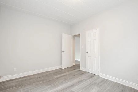 For Lease - 5 Napier Street, St. Catharines, Ontario - Photo 3