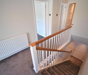 4 bedroom detached house to rent - Photo 2