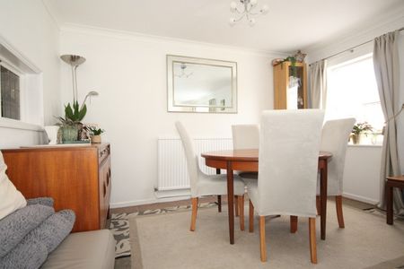 Queendale Court, Woking - Photo 4