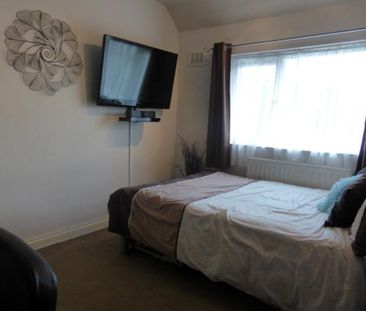 3 bedroom terraced house to rent - Photo 5