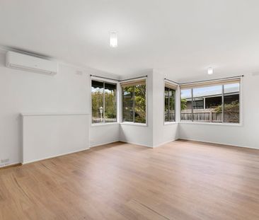 7 Murragong Avenue, Bundoora VIC 3083 - Photo 2