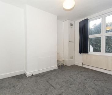 4 bedroom terraced house to rent - Photo 4