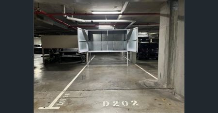 Stylish Studio with Parking in Prestigious Pyrmont - Photo 5