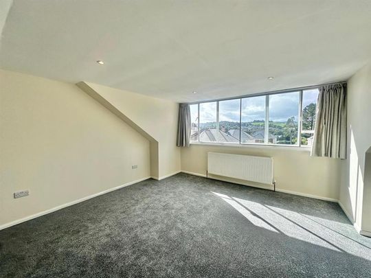 4 bedroom terraced house to rent - Photo 1