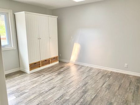 For Lease - 256 Dunlop Street Unit# 2, Barrie, Ontario - Photo 2