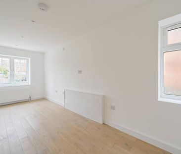 5 bedroom semi-detached house to rent - Photo 5