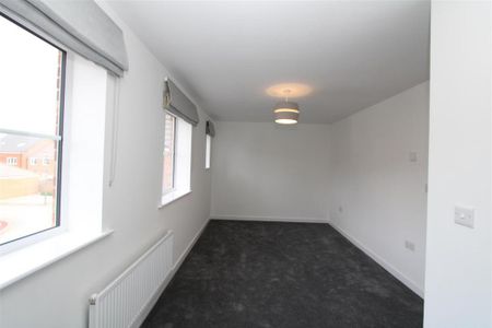 3 bedroom detached house to rent - Photo 4