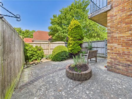 Silverdale Court, Silverdale Road, Hove, East Sussex, BN3 6FS - Photo 5