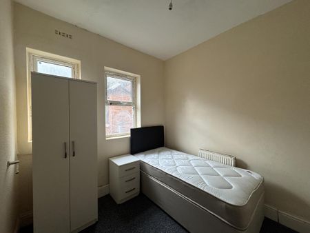 5 bedroom flat share to rent - Photo 4
