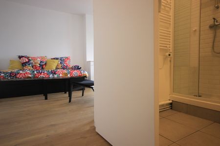 Appartement a louer Paris - Loyer €804/mois charges comprises ** - Photo 5
