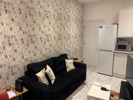 4 bedroom terraced house to rent - Photo 2