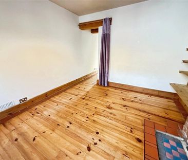 2 bedroom terraced house to rent - Photo 2