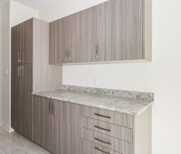 For Lease - 243 McKenzie Drive, Clearview, Ontario - Photo 2