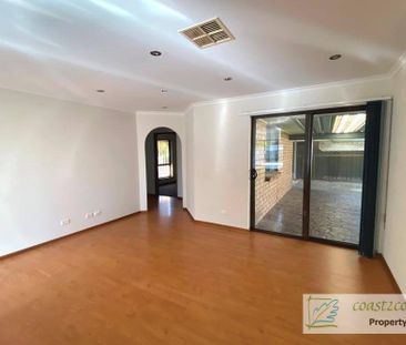 Move in Ready, Family friendly home! - Photo 2