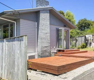 Cozy Home in Beach Haven - Photo 4