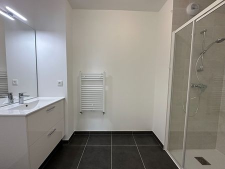 Location Appartement 2 pièces 42m² - Photo 3