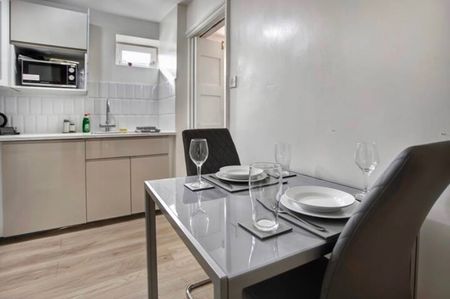 1 Bed Flat, Selby Close, E6 - Photo 3