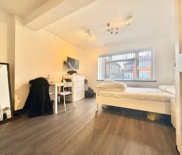 Wellington Avenue, Hounslow, TW3 3SX - Photo 6