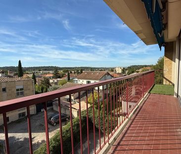 A 15 min à pied du centre-ville, appartement 91m² dernier étage - Photo 3