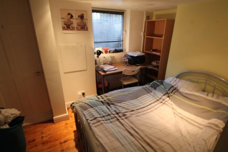 Hessle Avenue, Hyde Park, LS6 1EF, Leeds - Photo 4