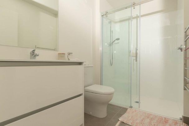 Trendy and near new - Photo 1