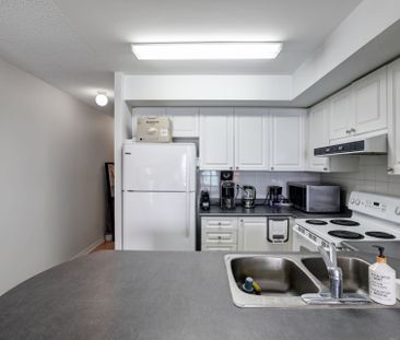 For Lease - 11 Oneida Crescent Unit# 1008, Richmond Hill, Ontario - Photo 2