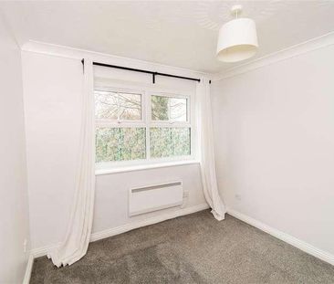 Chelveston Crescent, Southampton, SO16 - Photo 3