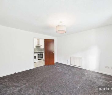 Tippett Rise, Reading, Berkshire, RG2 - Photo 5