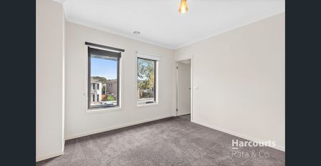 Spacious 4-Bedroom Home in South Morang - Photo 2