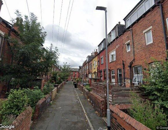 4 Bed Terraced House, Thornville Street, LS6 - Photo 1