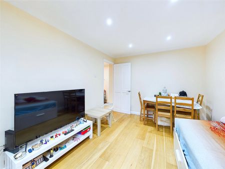 Railway Side, London - 1 bedroomProperty for lettings - Chasebuchanan - Photo 5