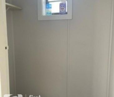 Neat and Tidy 3 Bedroom Home - Photo 5