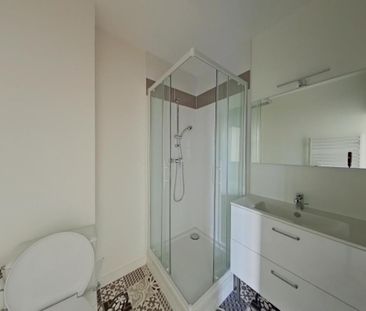 Location Appartement 2 pièces 54m² POITIERS 86000 - Photo 2