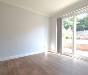4 bedroom detached house to rent - Photo 2