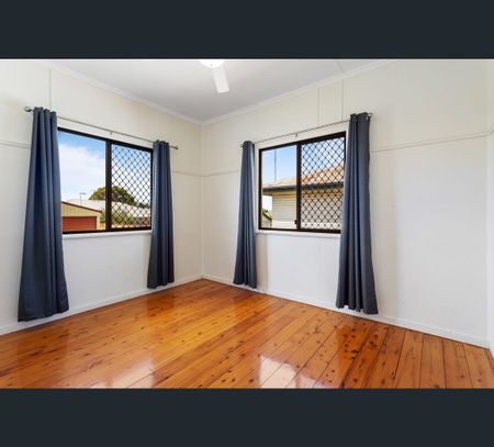 9 Derwak Street, Harristown, Qld 4350 - Photo 4